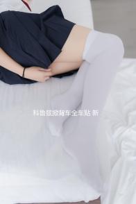 科魯茲掀背車全車貼 新?？怂箖蓭难b下裙遮劃痕 運(yùn)動(dòng)格子車貼